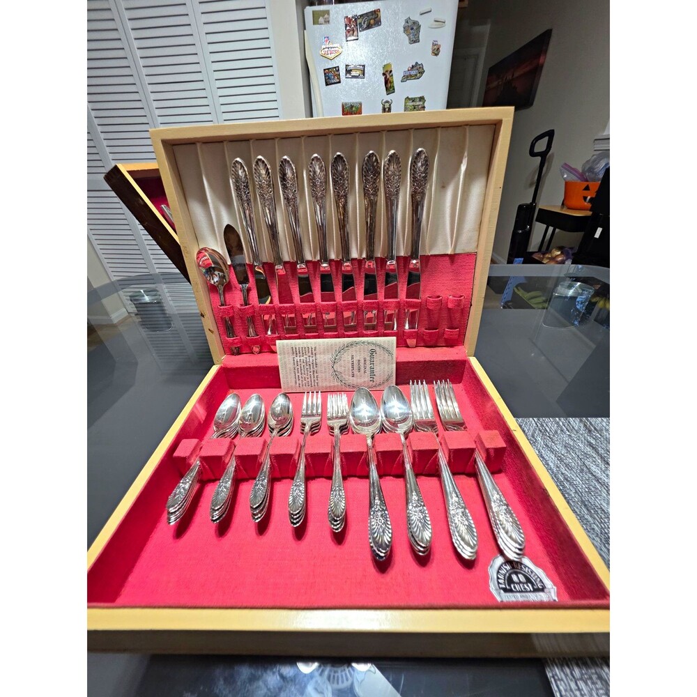Original Rogers Silverplate Rogers & Bro Extra Plate 26pc Flatware Set Case